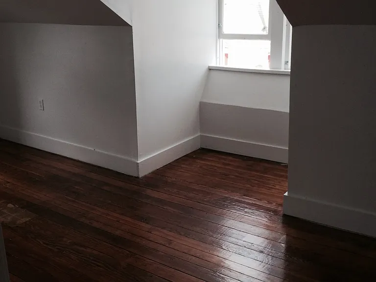 612 E Market St #2F — Photo 12