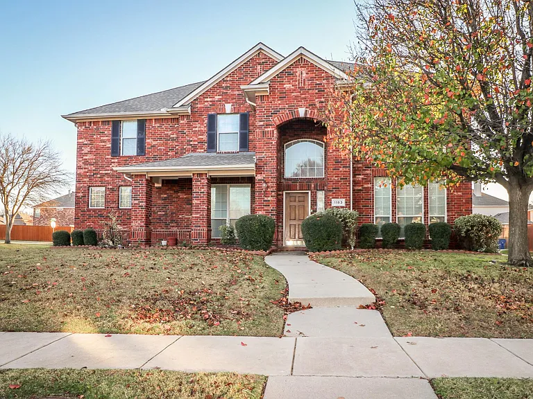1183 Heathrow Dr — Photo 1