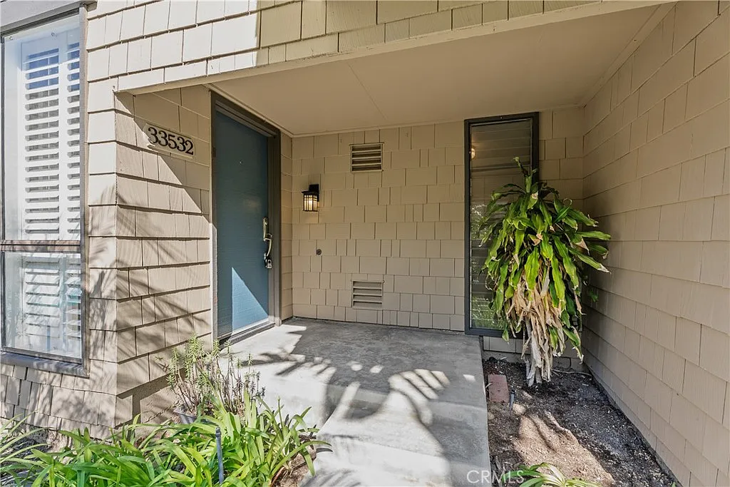 Building Photo - 33532 Valley View Ct #31