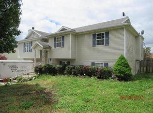 1808 Bluebird Dr, Webb City, MO 64870