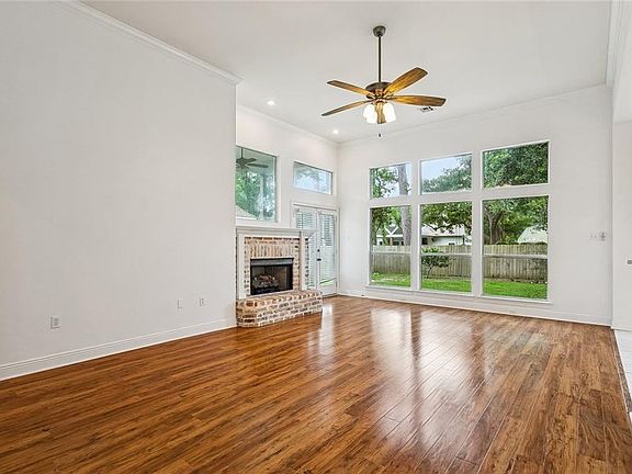 5th image of 1332 S Ridge Dr