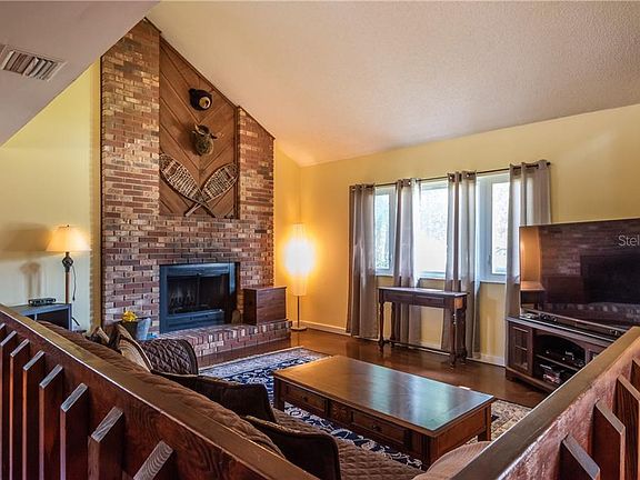 4th image of 14910 Aire Pl