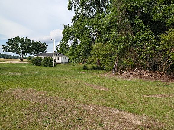 2nd image of 895 Stewart Rd