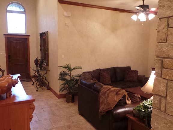 2nd image of 6133 Laurel Ct