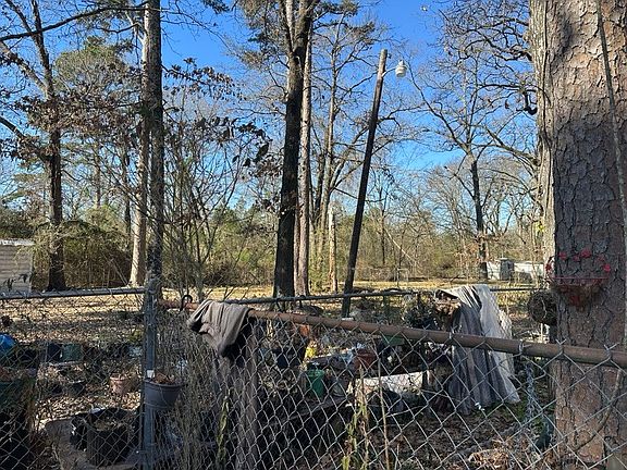 4th image of 3216 Pines Rd