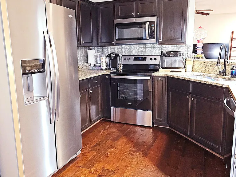 300 Croatan Woods Dr — Photo 10