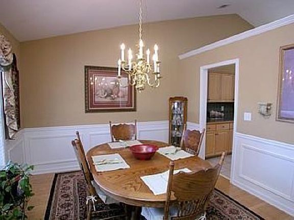 5th image of 1082 Pecan Grove Pl