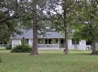 1069 Cannon Ball Ln, Lexington, TX 78947