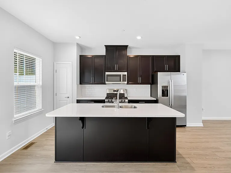 526 Dogwood Ln — Photo 10