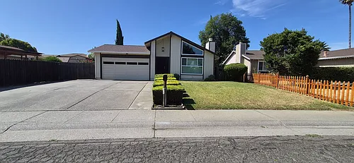 1121 Swallow Ln Photo 1