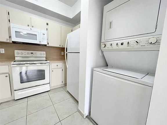 4th image of 7350 NW 114th Ave APT 304