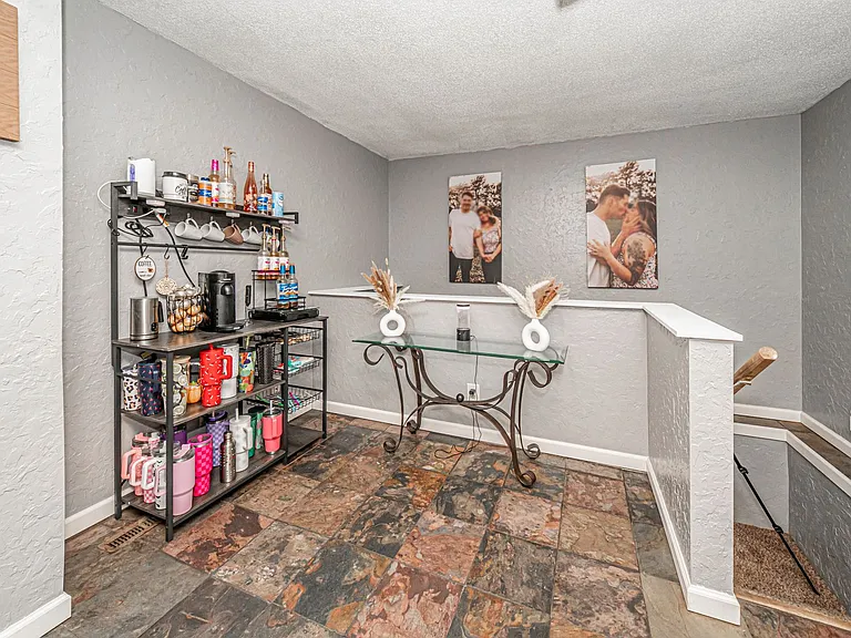 224 W Chestnut St — Photo 12