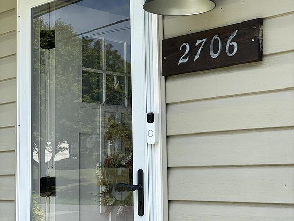 5th image of 2706 Woodlawn Ave NW