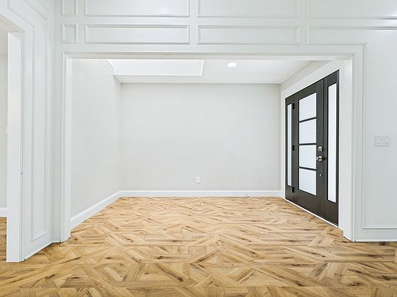 4th image of 3001 Malibu Pl