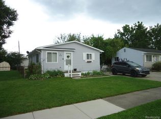 19770 Williamson St, Clinton Township, MI 48035