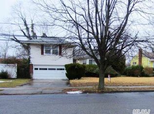 1993 Teeham Ln, Baldwin, NY 11510