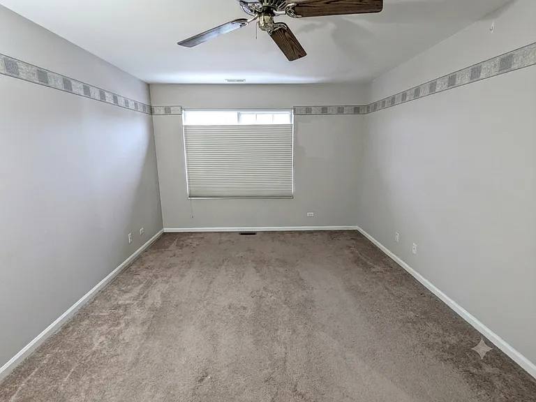 405 Trenton Ct — Photo 3