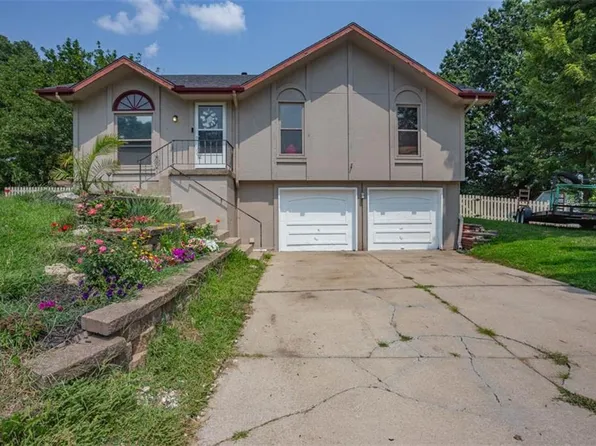 7115 Michael Ln, Pleasant Valley, MO 64068