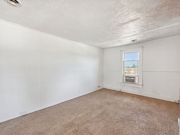 4th image of 16 Eggers Ave APT 1