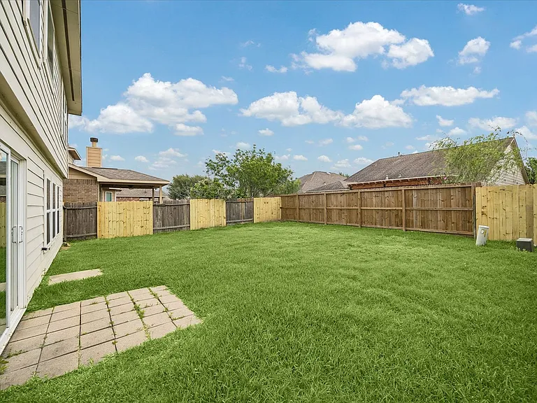 10108 Hidden Creek Falls Ln — Photo 17