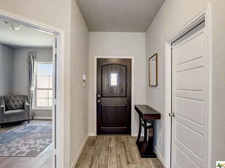 15306 Comanche Grv — Photo 4