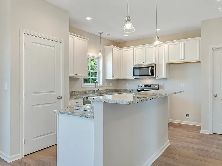 956 Carriage Pkwy — Photo 14