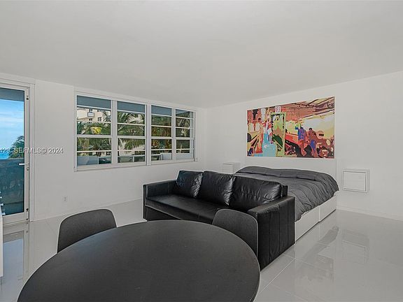 2nd image of 100 Lincoln Rd #519