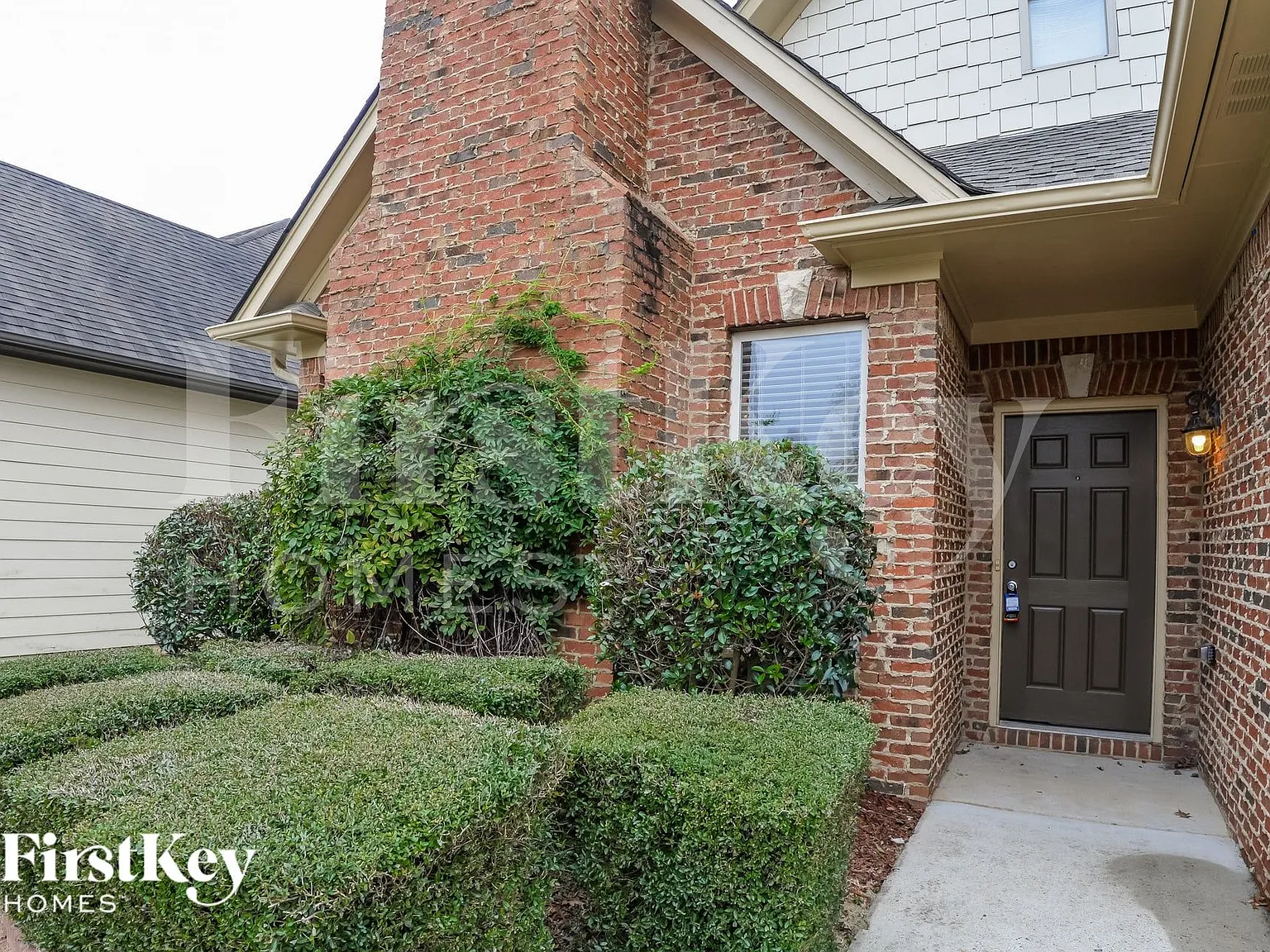 3 bed, 2.0 bath, 1605 sqft, $1,695 — Photo 2
