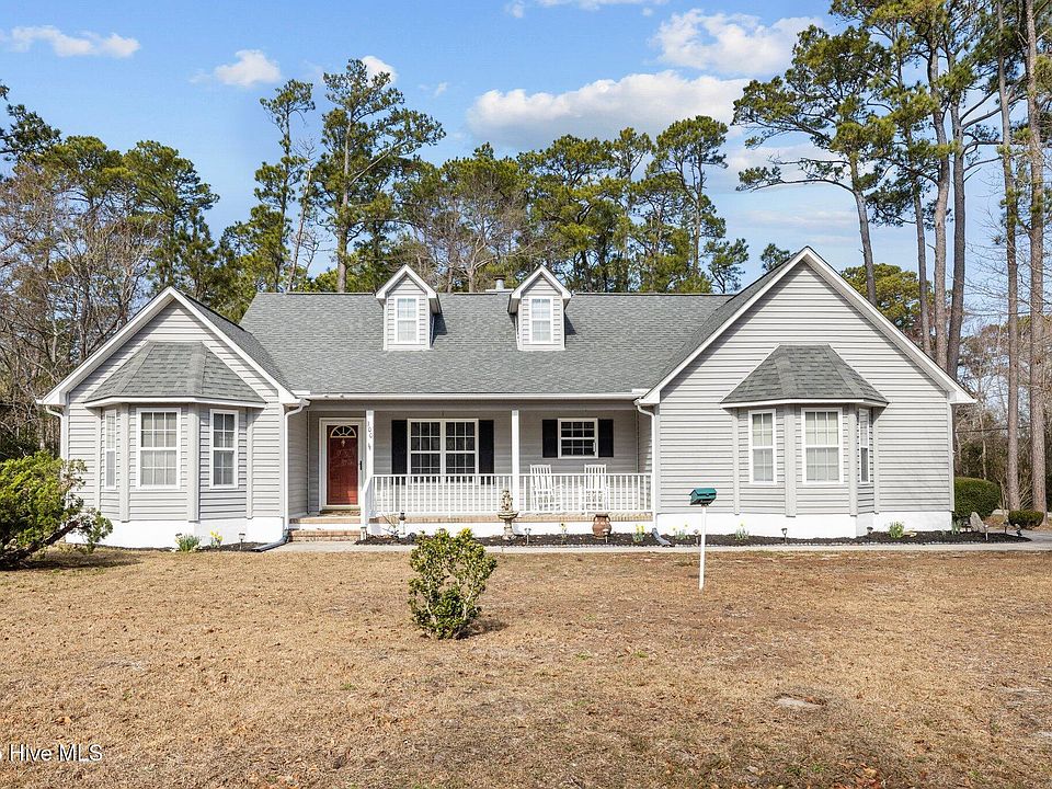 1st image of 300 Crestwood Drive