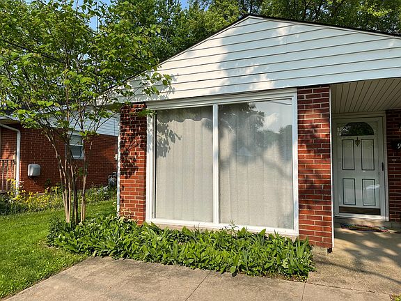 2nd image of 930 Stanwood Dr