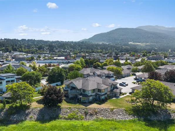 111 Harbourfront Dr NW #2, Salmon Arm, BC V1E 1A3