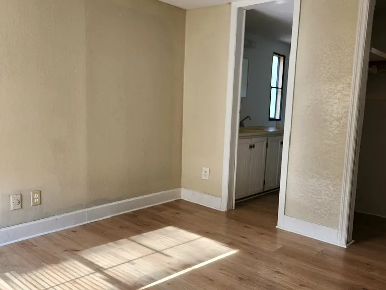 890 Poinsettia Rd #B — Photo 8