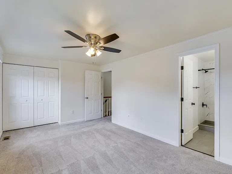 1806 Glendale Ln — Photo 24