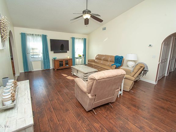 4th image of 4184 Dogwood St