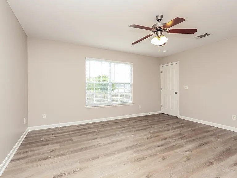 329 Sarna Dr — Photo 12