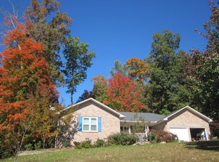 165 Country Walk Dr, Powell, TN 37849