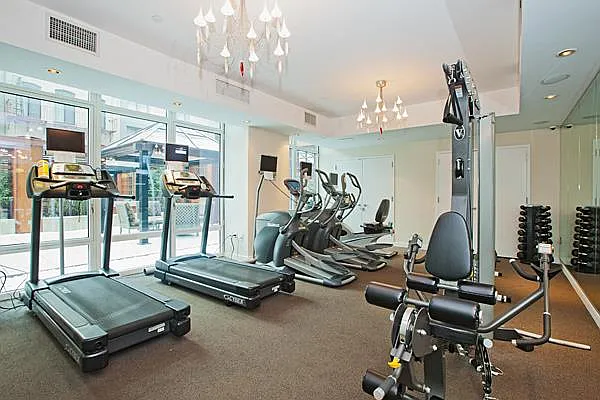 Sold by R New York | media 7