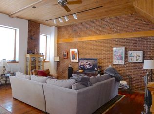 677 Grove St #A, Newton, MA 02462