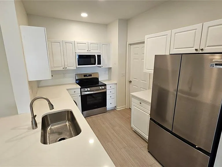 411 Spring Heights Ln SE #4 — Photo 3