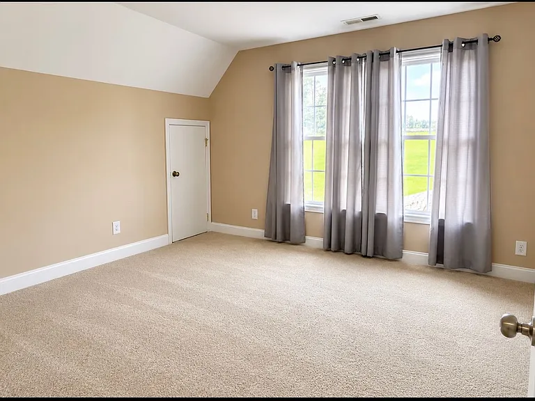 10 Charleston Ct — Photo 27