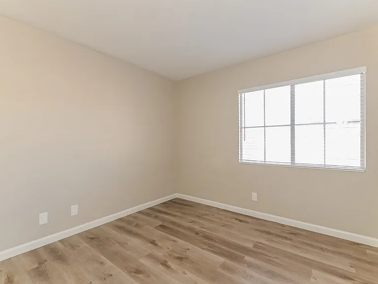 271 Bluefield Ln — Photo 13