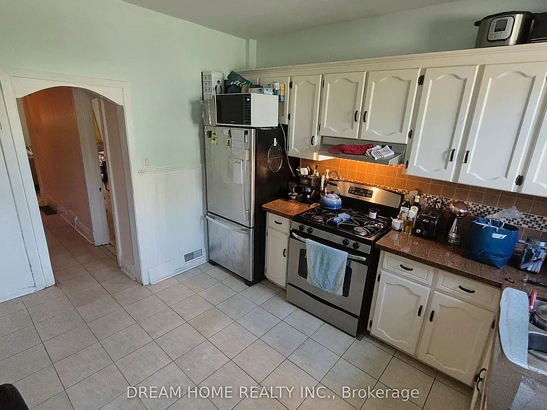 364 Harbord St — Photo 2