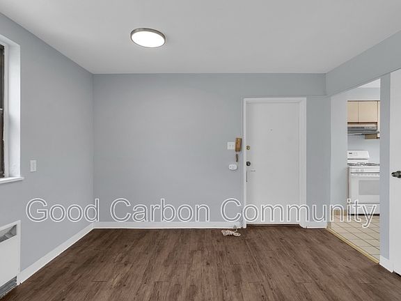 5th image of 1022 Delaware Ave APT B10