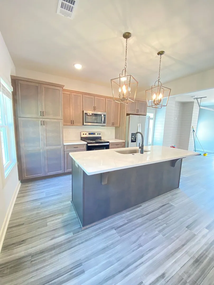 5B/5B Available August 2027! — Photo 4