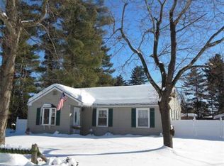 109 Willowbrook Dr, Springfield, MA 01129