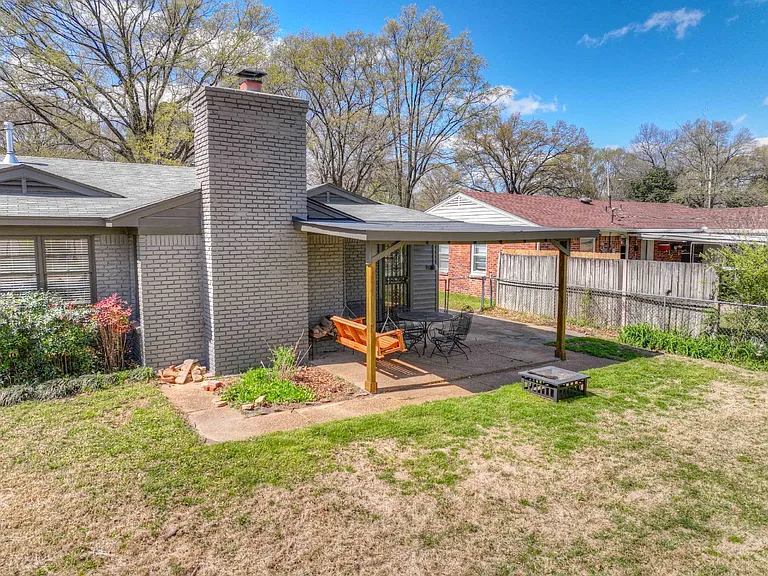 1636 Whitewater Rd — Photo 7