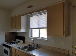 30712 Krauter St, Garden City, MI 48135