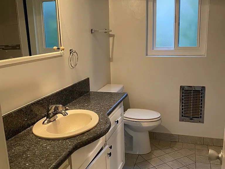 928 S Sherbourne Dr — Photo 8