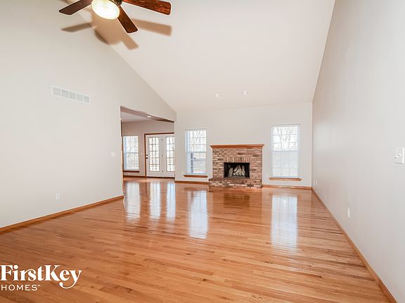 4th image of 12 Fox Bluff Ct