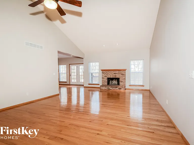 12 Fox Bluff Ct — Photo 4